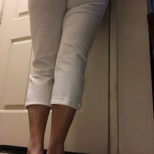 White Wanna Berta Butt Jeans
